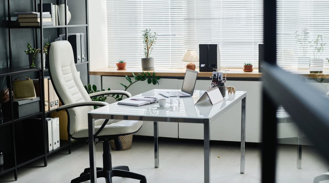 DIFC Executive Offices — Contemporary Office