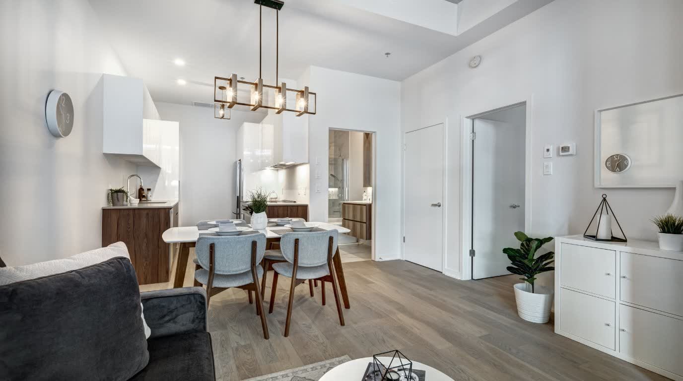 Downtown High-Rise Apartment — Cozy Family Room