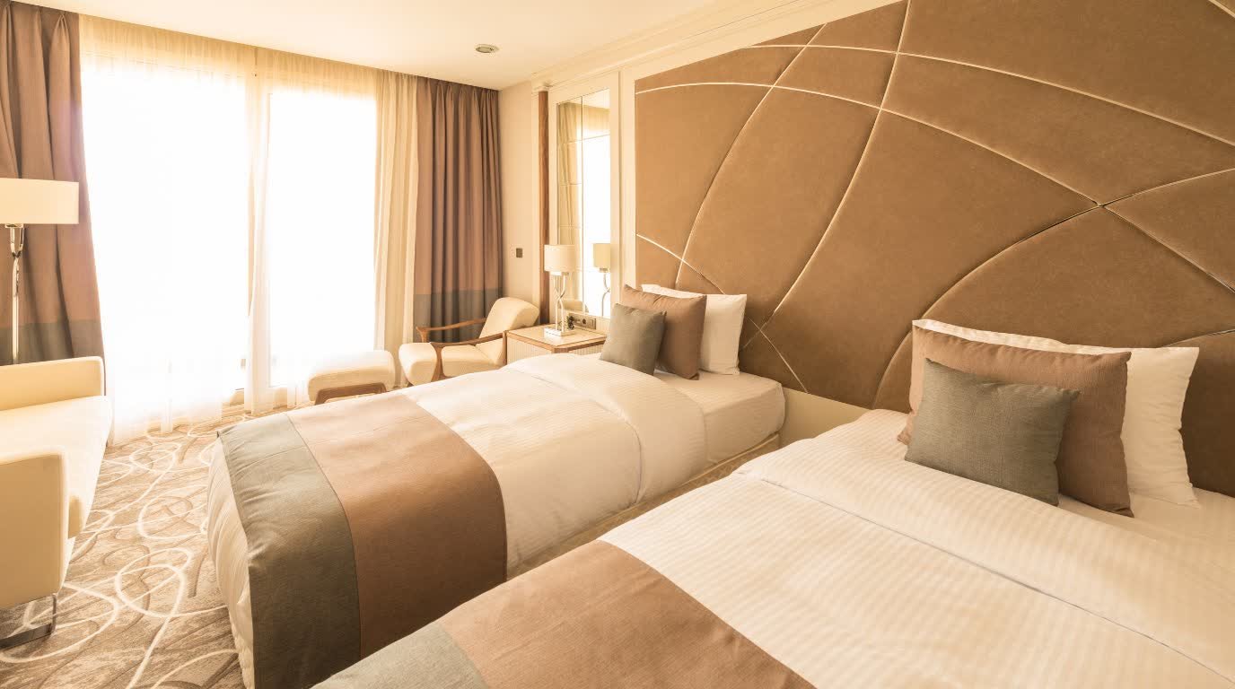 Downtown Business Hotel — Contemporary Office
