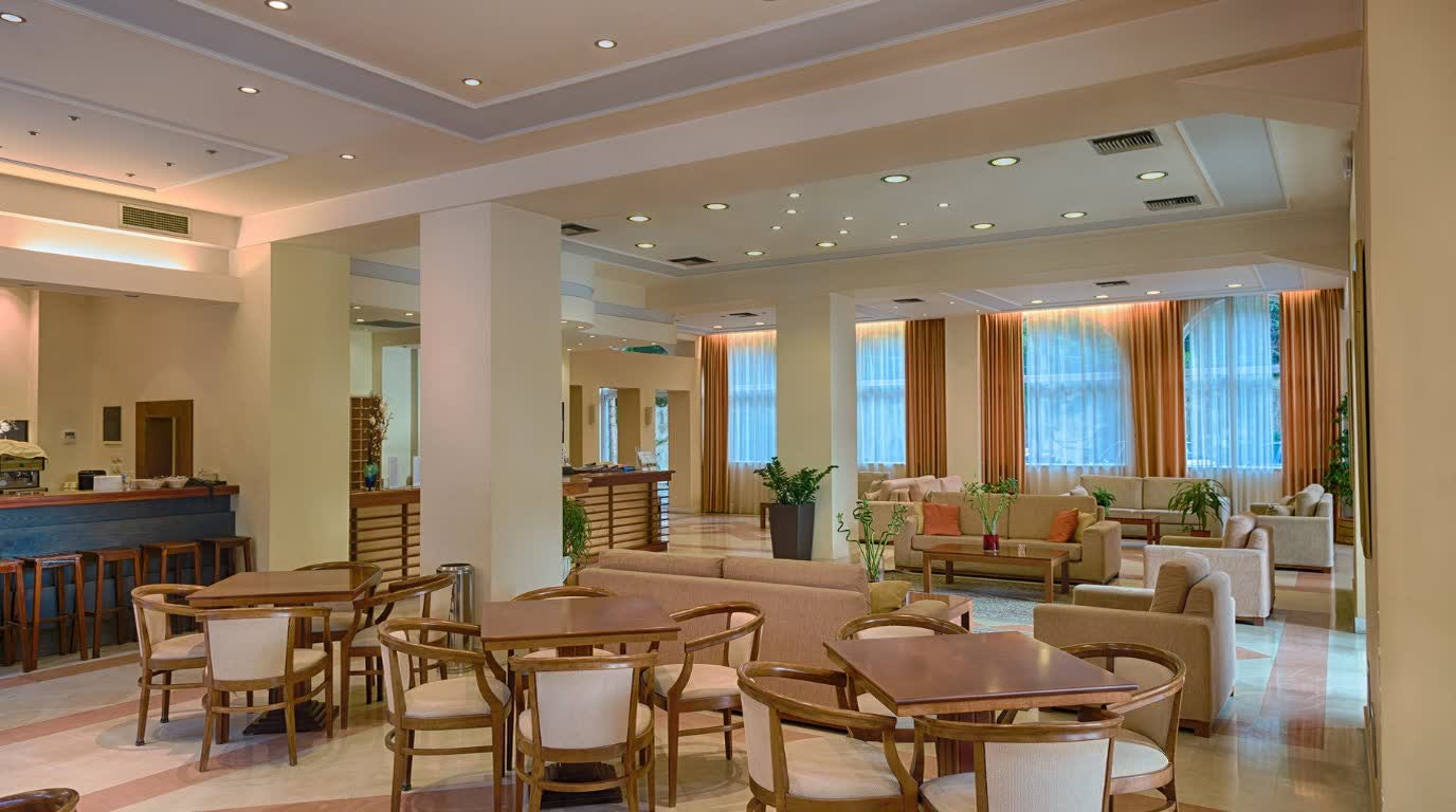 Dubai Creek Cafe — Linen Showcase