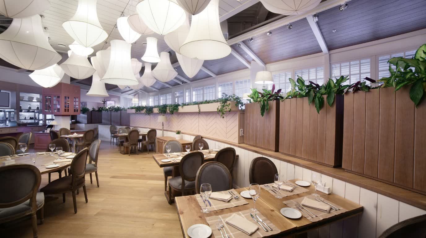 Marina Restaurant Terrace — Cozy Family Room