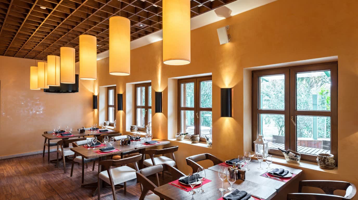 Marina Restaurant Terrace — Luxury Apartment Suite