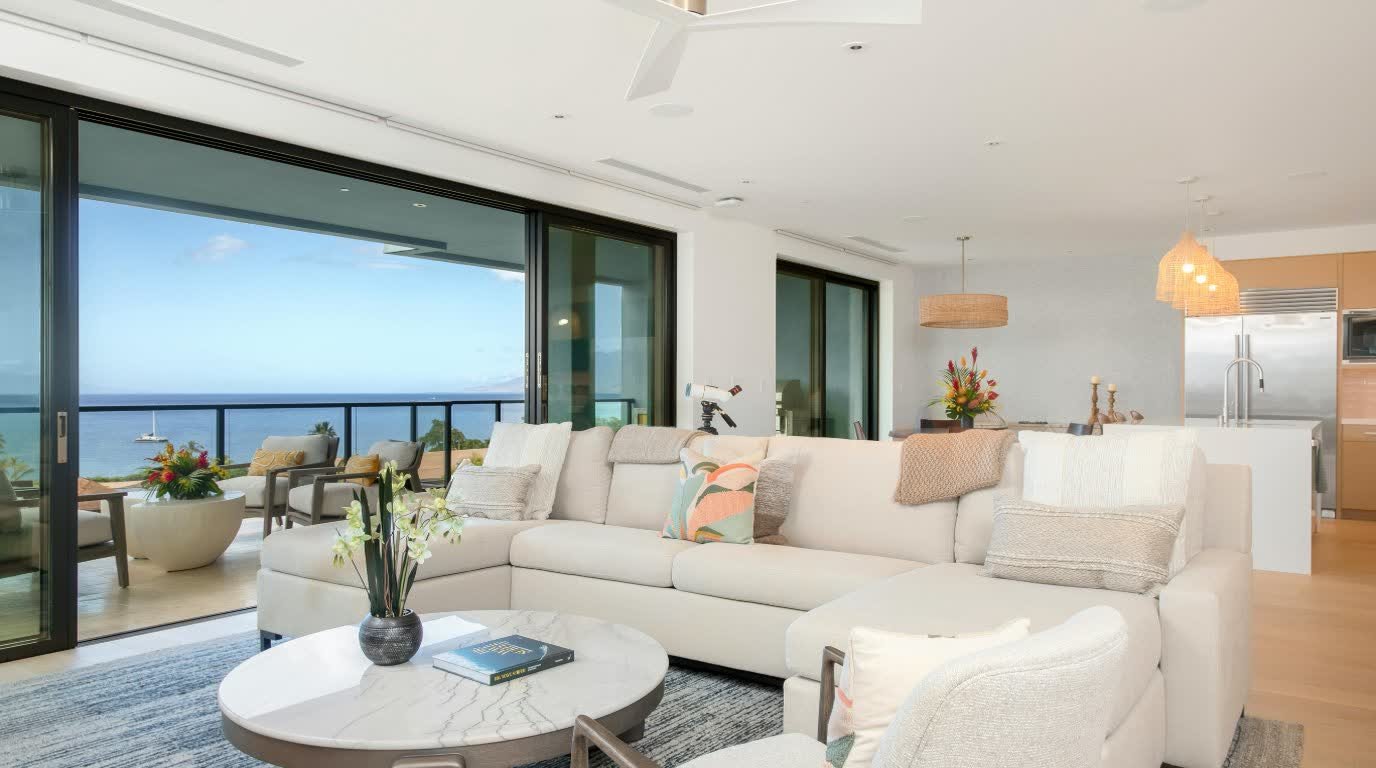 Umm Suqeim Coastal Villa — Modern Minimal